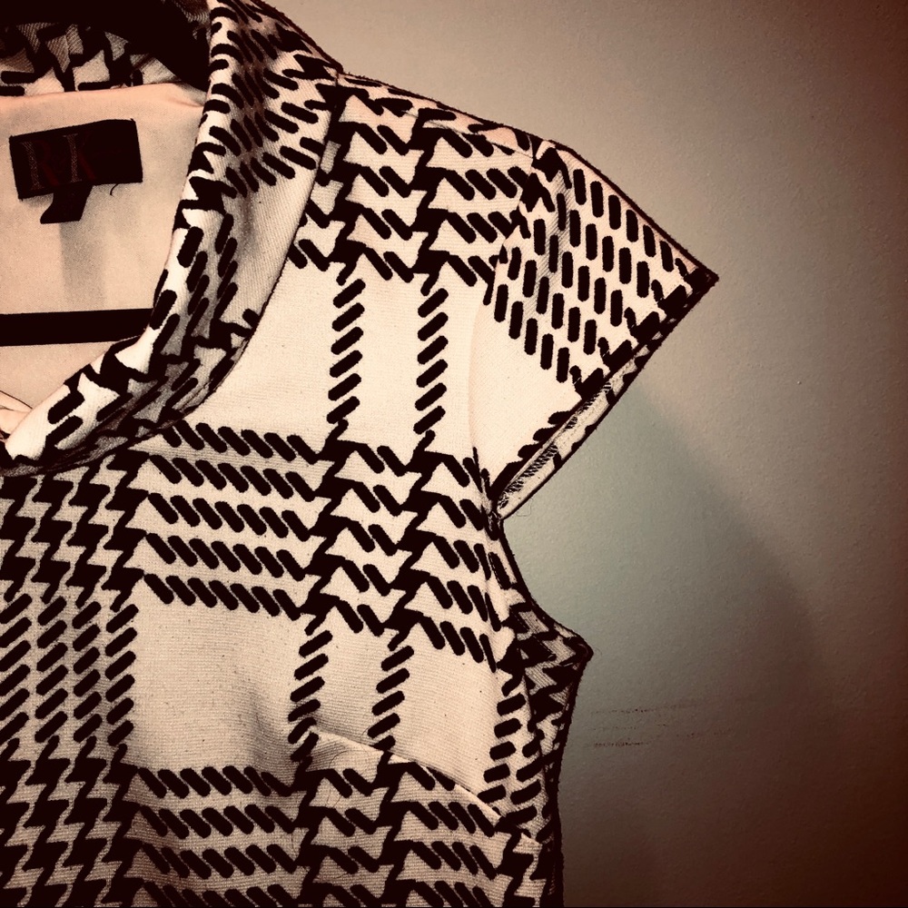 3/$33 Houndstooth Mini with Cute Pockets Size XS - Picture 4 of 5
